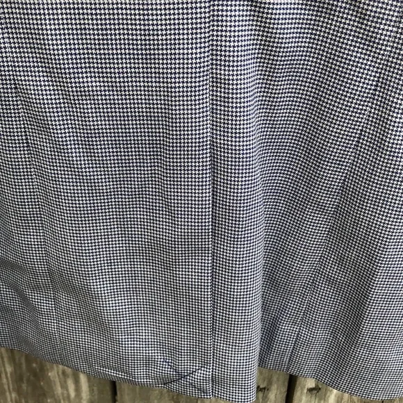 Brooks Brothers - Picture 8 of 16